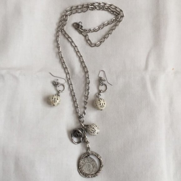 Pendant & Drop Earrings - Picture 3 of 5